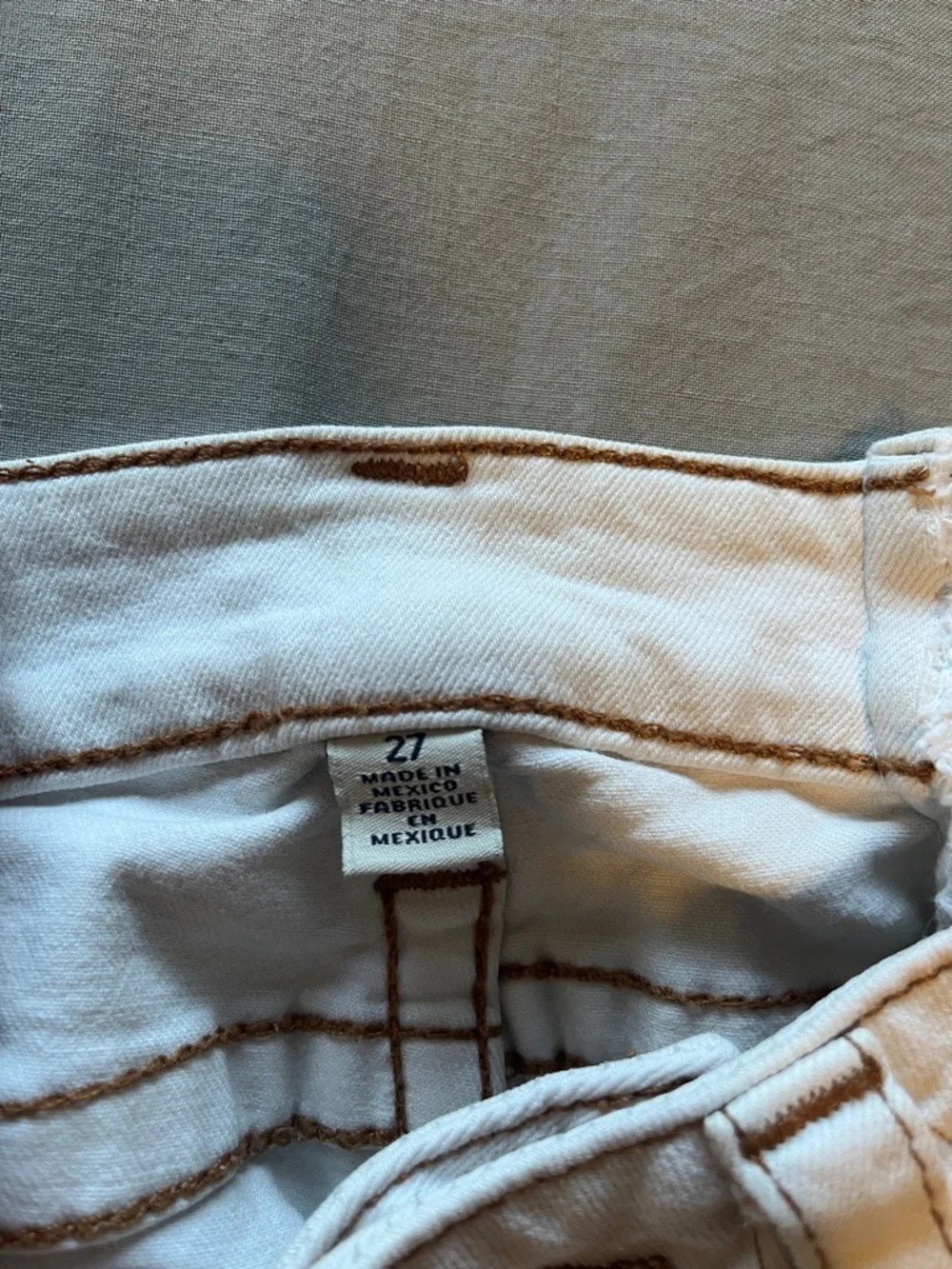 True Religion Women’s Skinny Jeans in Cream - Picture 2 of 13